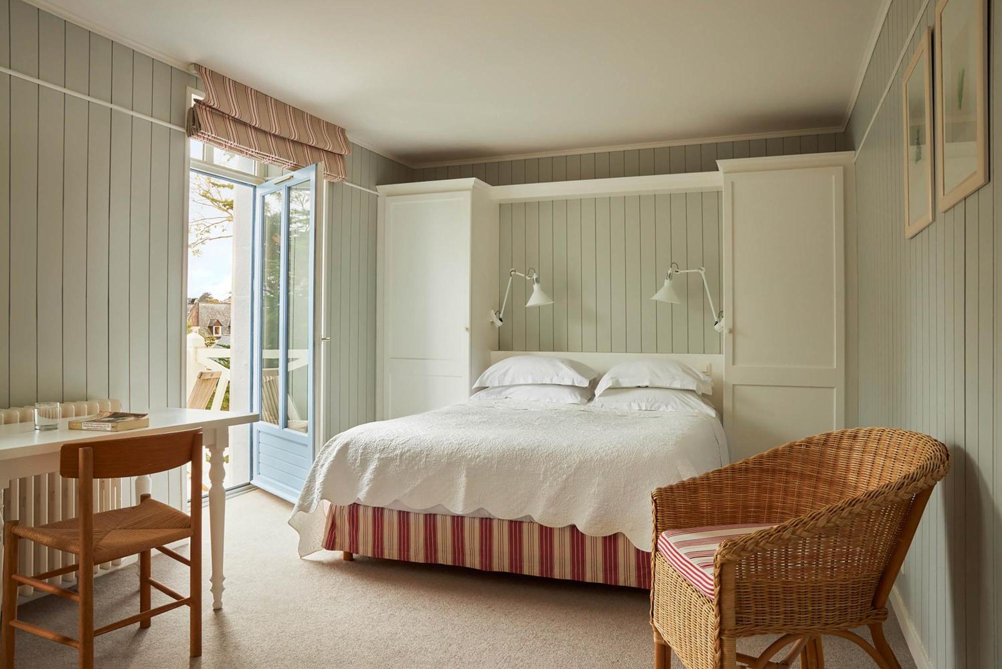 Le Grand Hotel Des Bains & Spa - Bretagne Локирек Екстериор снимка