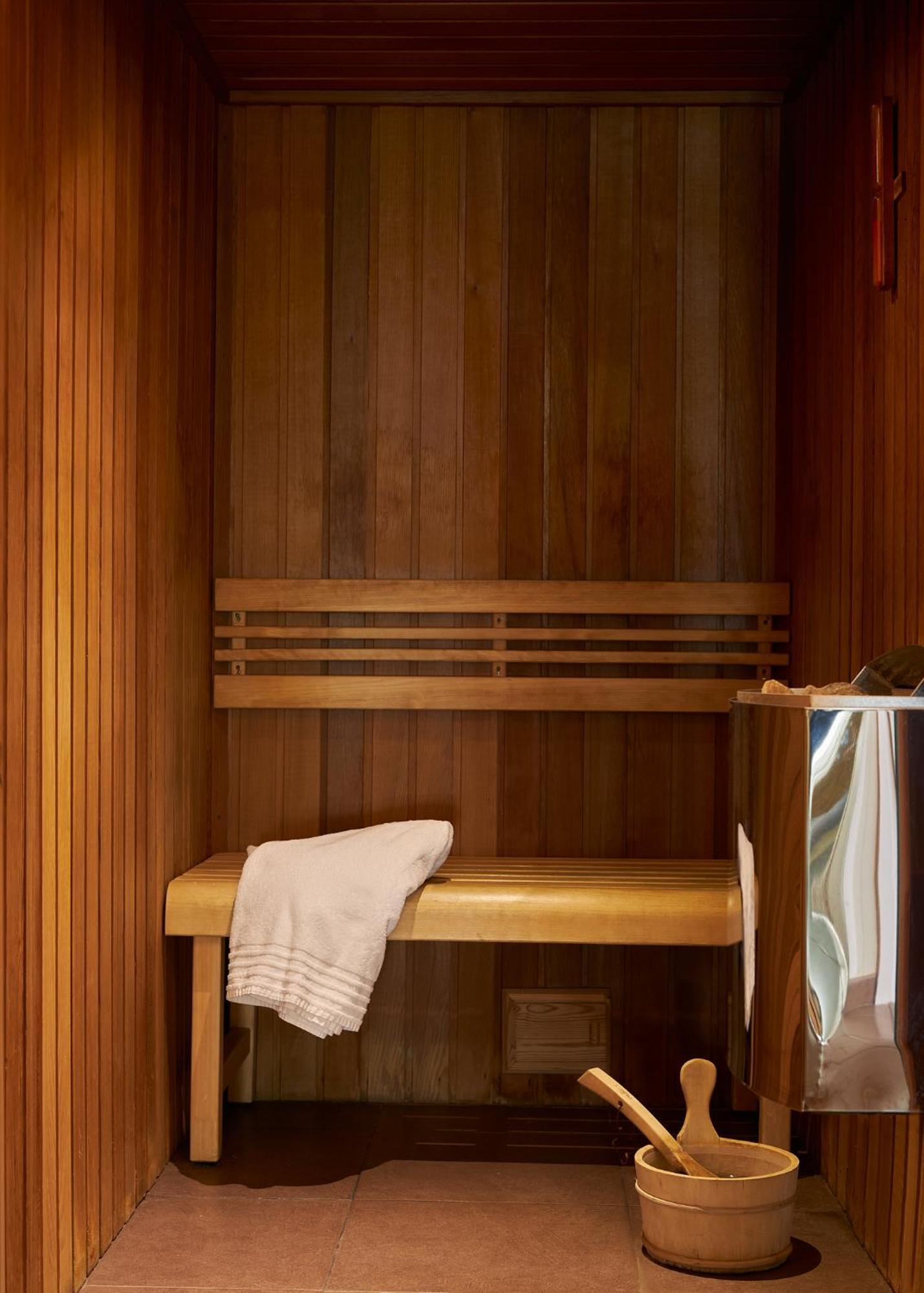 Le Grand Hotel Des Bains & Spa - Bretagne Локирек Екстериор снимка