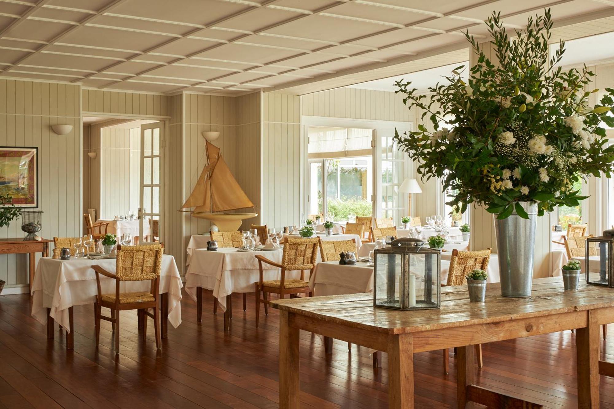 Le Grand Hotel Des Bains & Spa - Bretagne Локирек Екстериор снимка