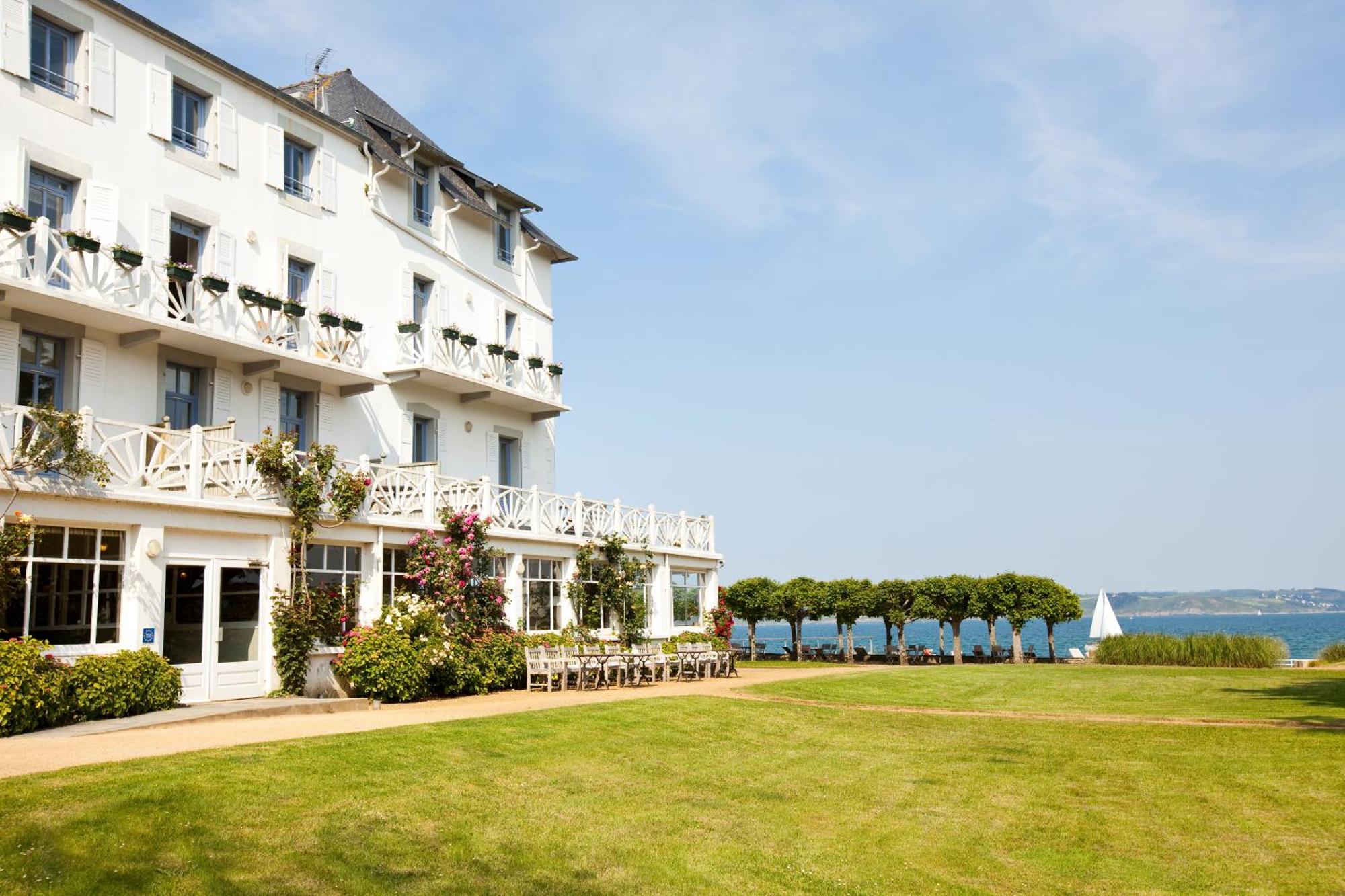Le Grand Hotel Des Bains & Spa - Bretagne Локирек Екстериор снимка